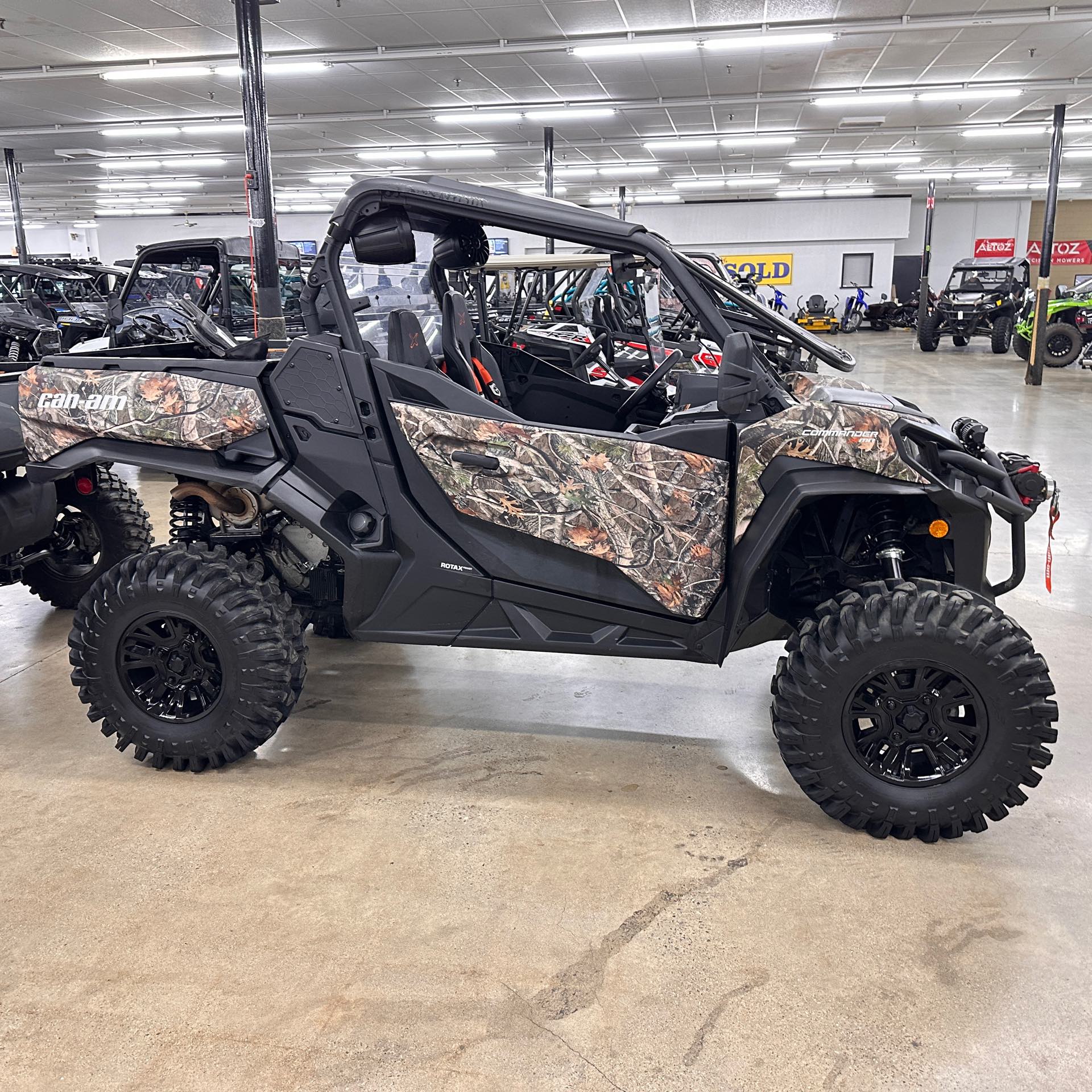 2024 Can-AmT Commander X mr 1000R at ATVs and More