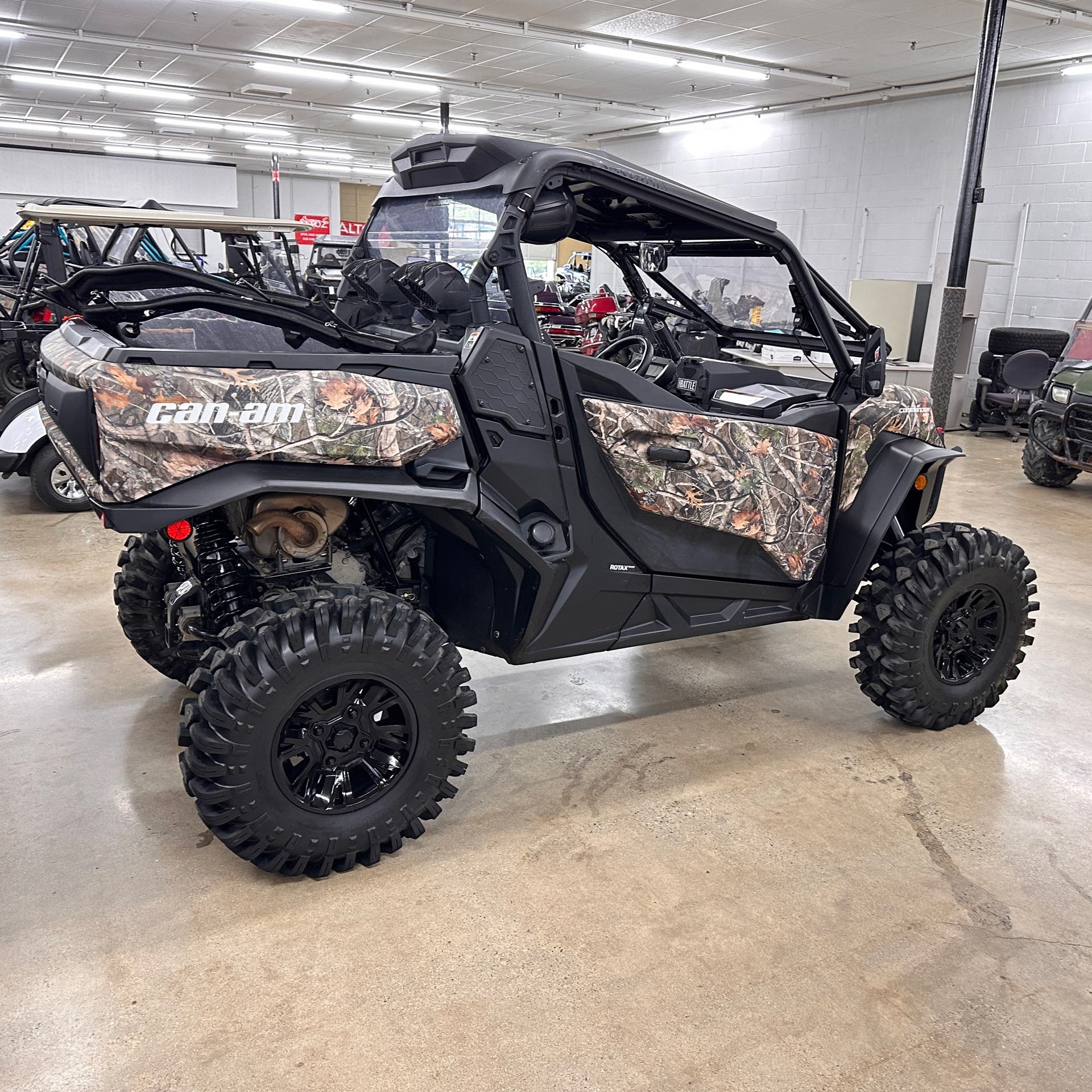 2024 Can-AmT Commander X mr 1000R at ATVs and More