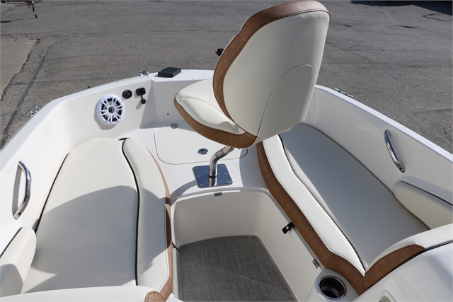 2023 Stingray 182SC Deck Boat at Jerry Whittle Boats