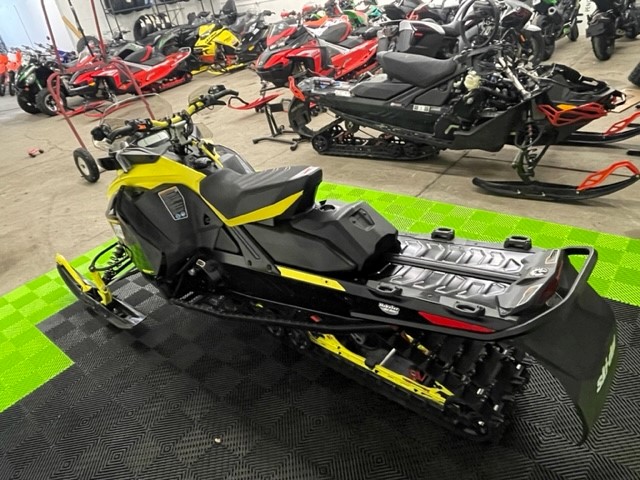 2022 Ski-Doo Renegade X Rotax 850 E-TEC Kit Ice Rip XT 15_72 Yellow at Hebeler Sales & Service, Lockport, NY 14094