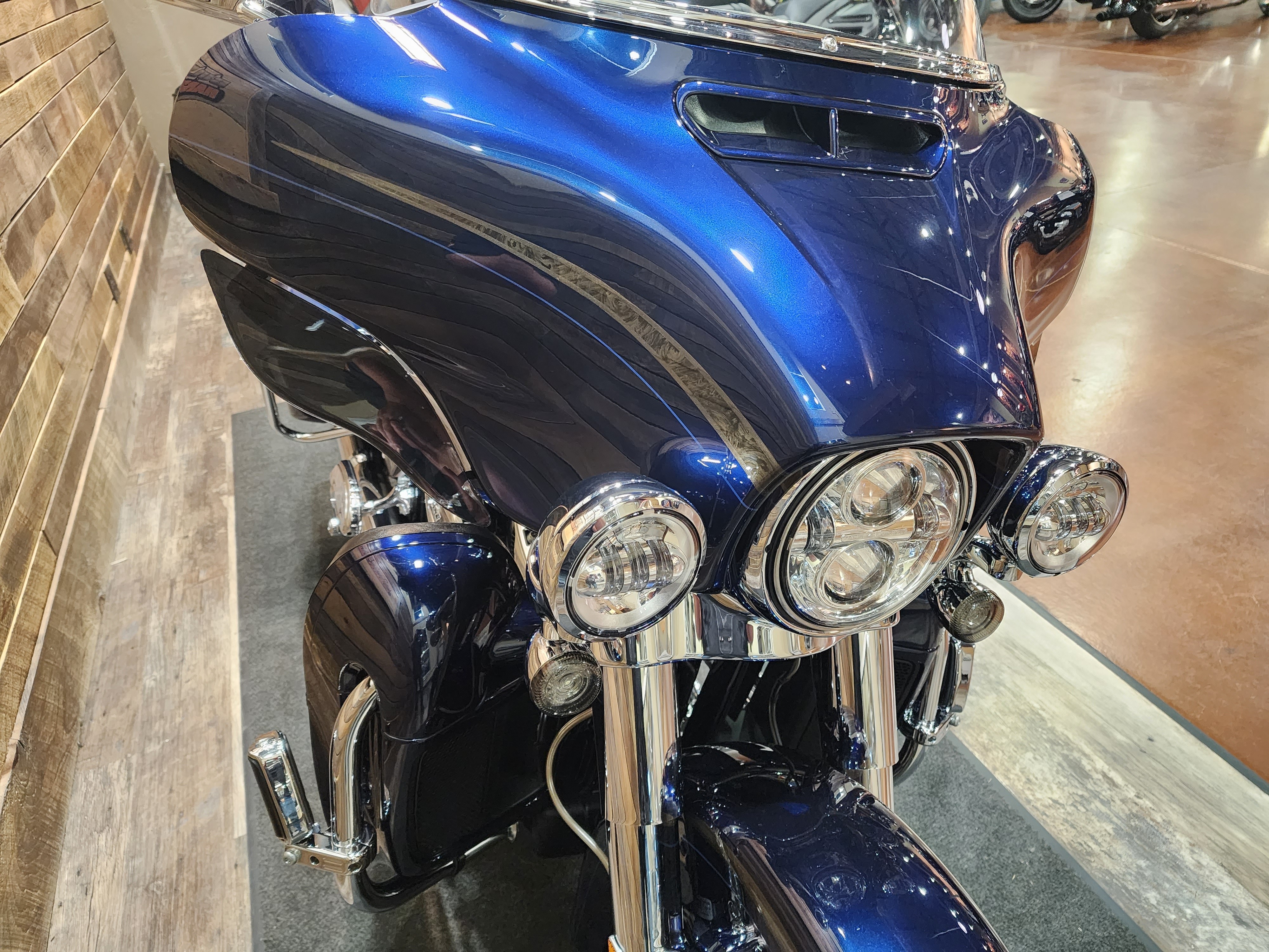 2018 Harley-Davidson Electra Glide CVO Limited at Bull Falls Harley-Davidson