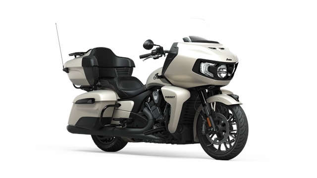 2022 Indian Pursuit Dark Horse at Fort Lauderdale