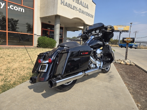 2012 Harley-Davidson Street Glide Base at Visalia Harley-Davidson