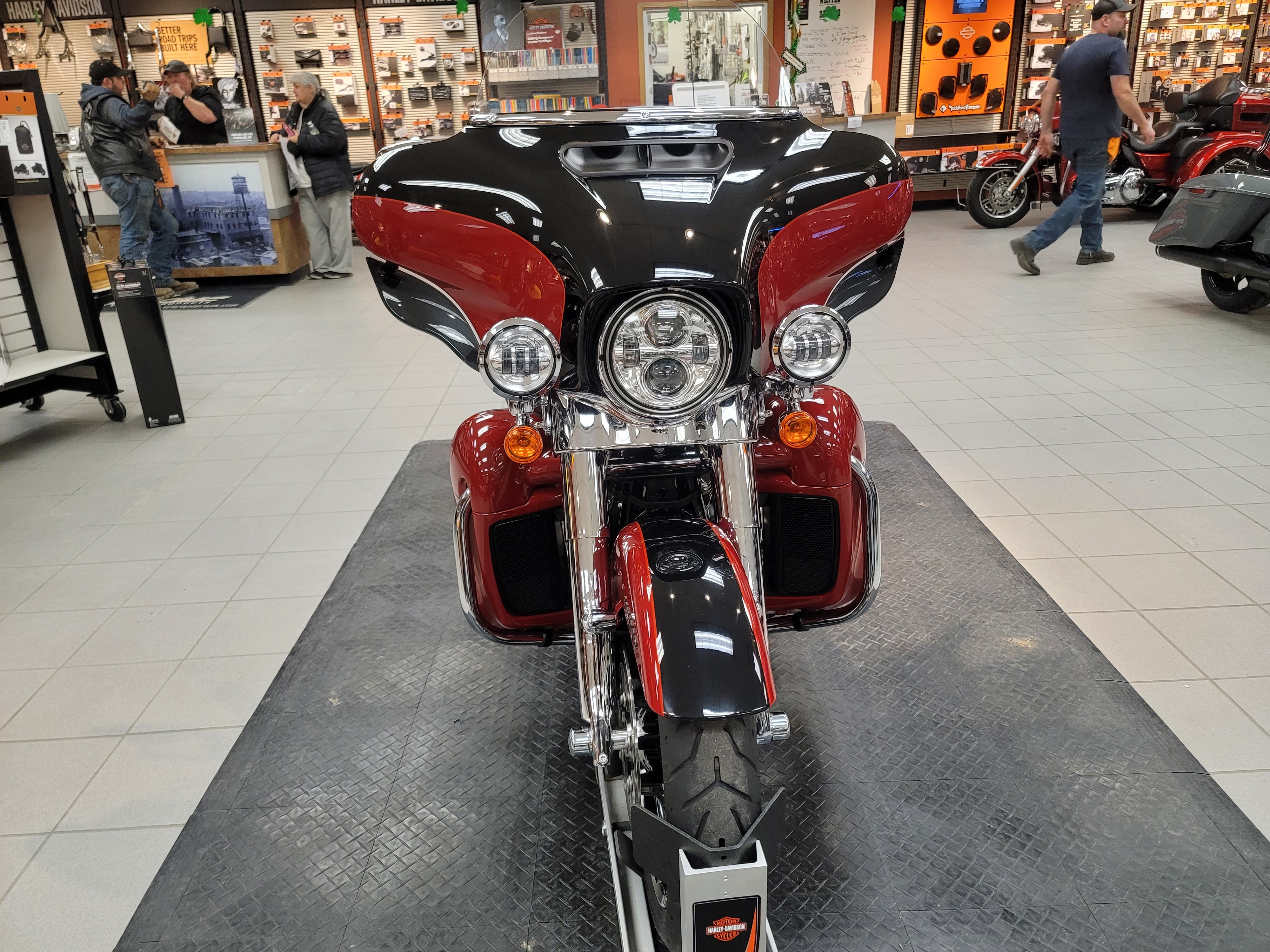 2021 Harley-Davidson Grand American Touring Ultra Limited at Rooster's Harley Davidson