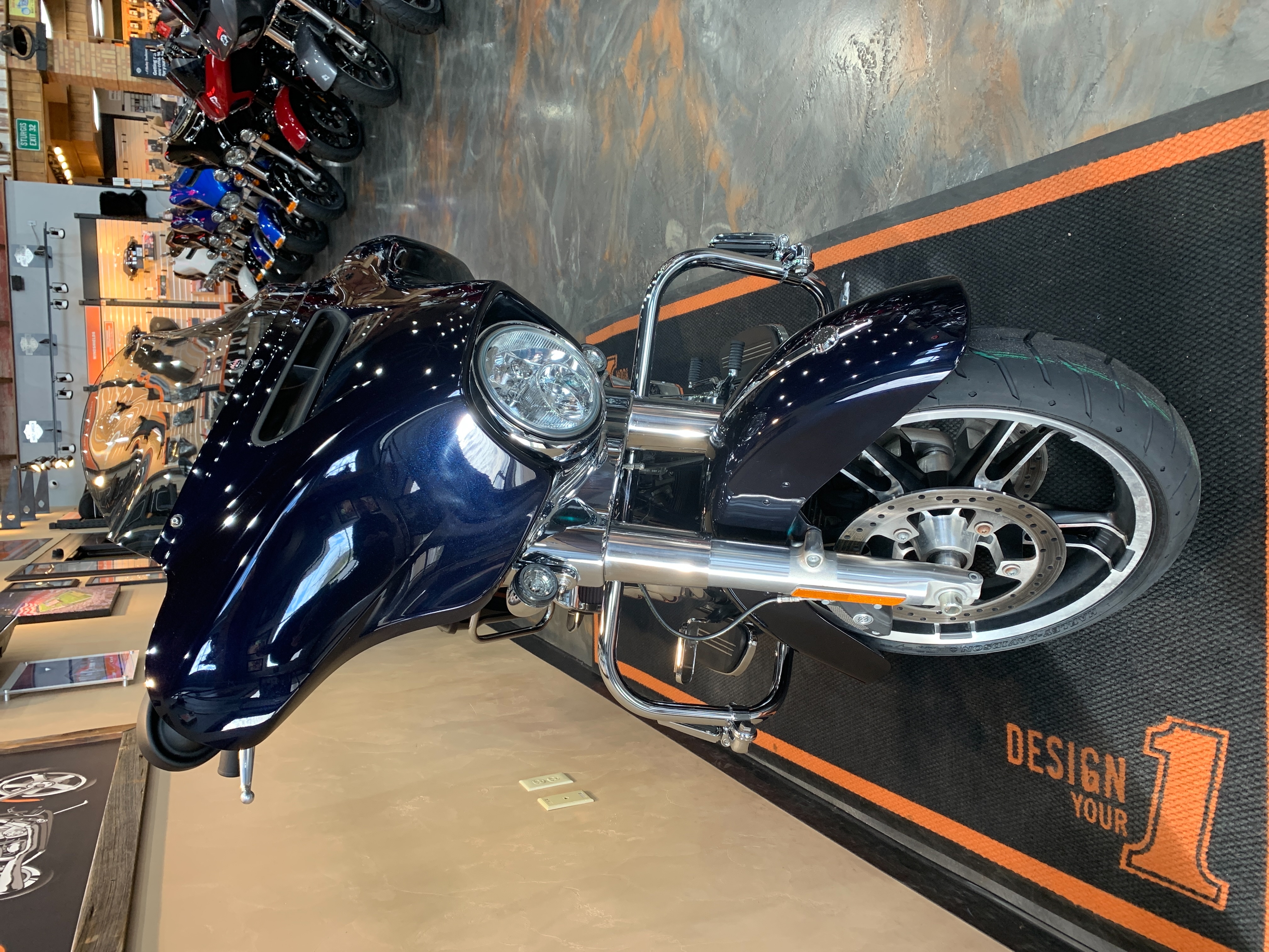 2019 Harley-Davidson Street Glide Base at Vandervest Harley-Davidson, Green Bay, WI 54303