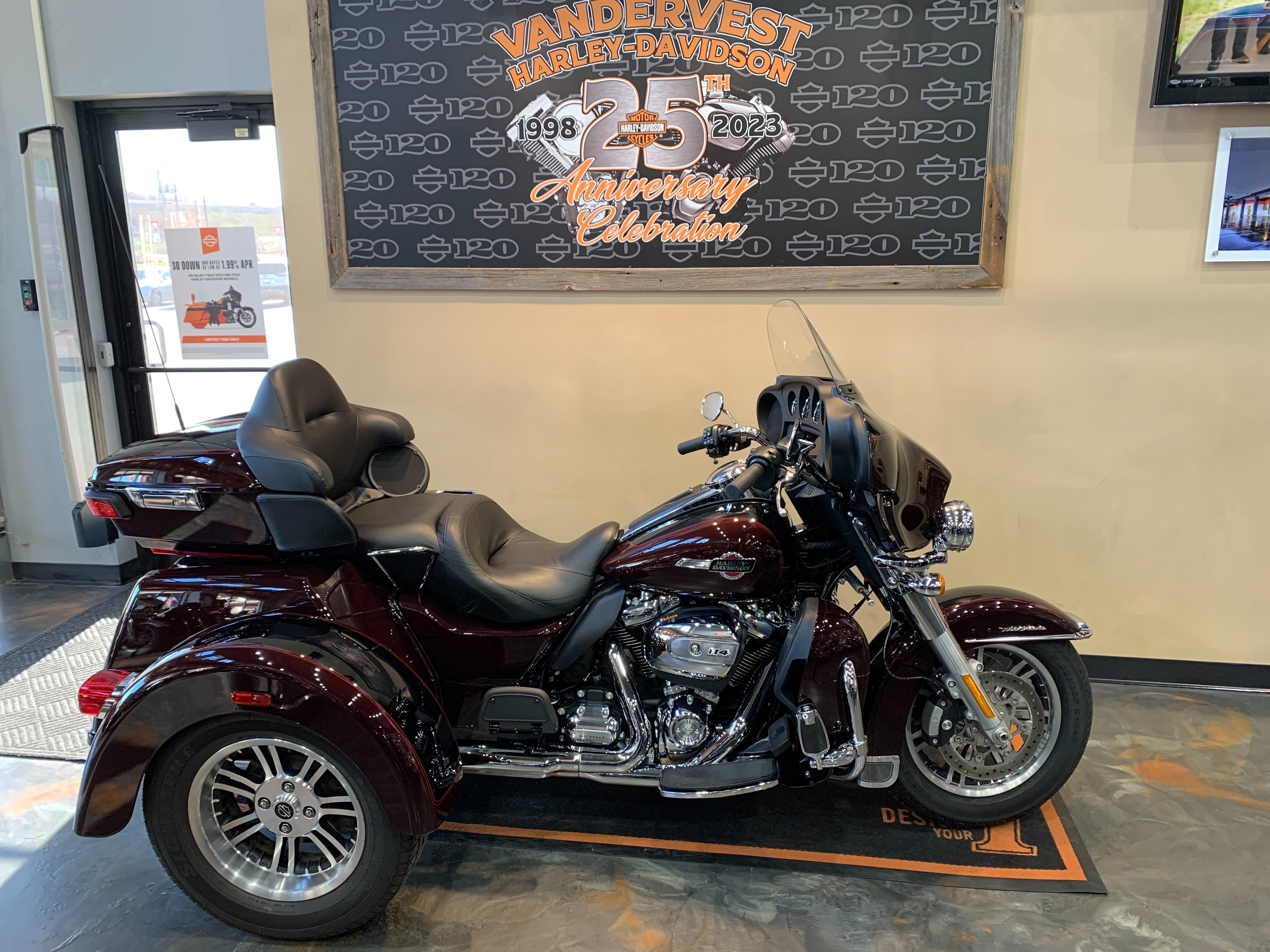 2022 Harley-Davidson Trike Tri Glide Ultra at Vandervest Harley-Davidson, Green Bay, WI 54303