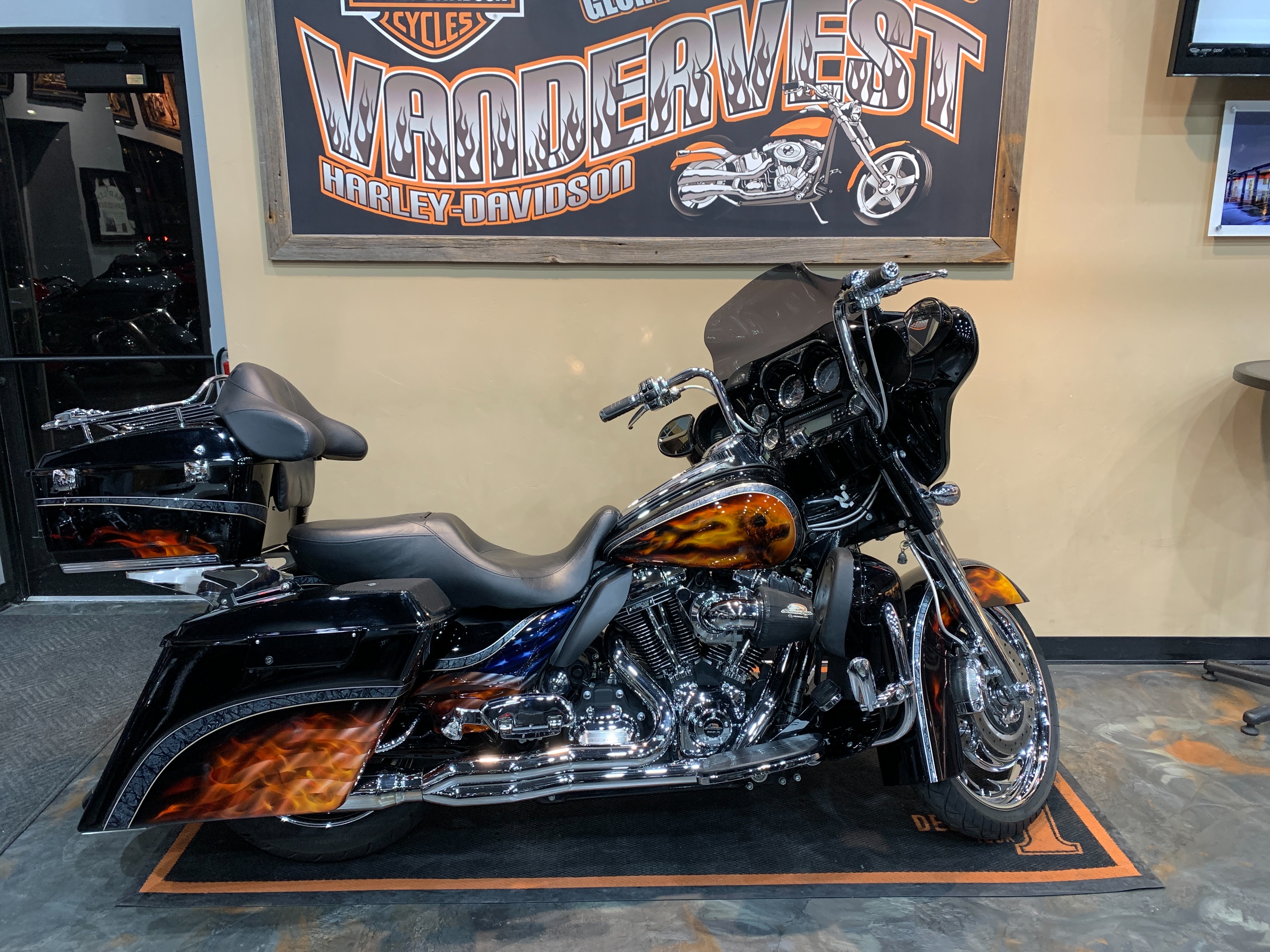 2013 Harley-Davidson Street Glide Base at Vandervest Harley-Davidson, Green Bay, WI 54303