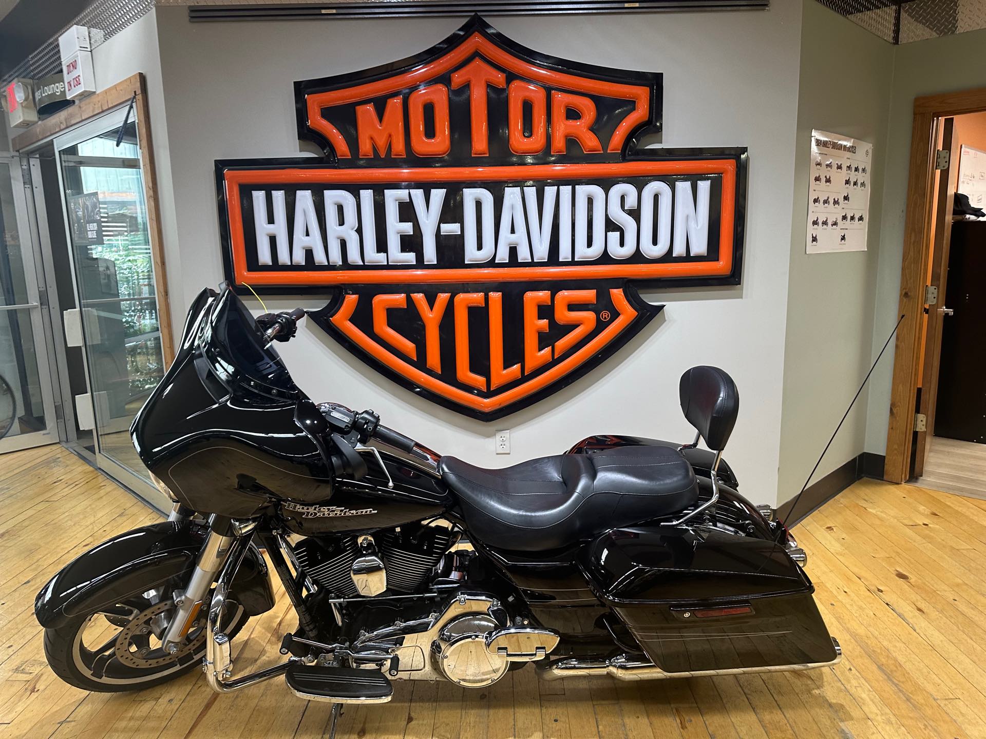 2016 Harley-Davidson Street Glide Special at Zips 45th Parallel Harley-Davidson