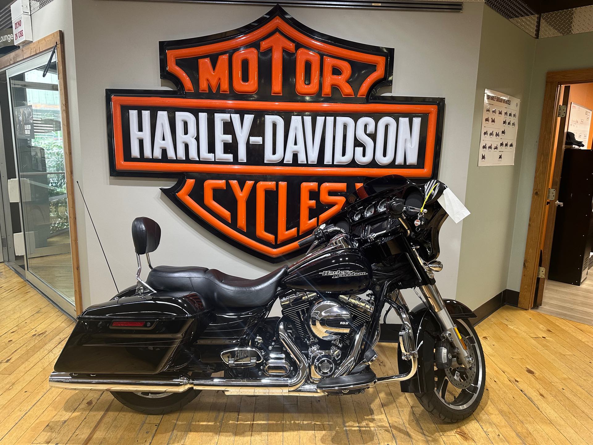 2016 Harley-Davidson Street Glide Special at Zips 45th Parallel Harley-Davidson