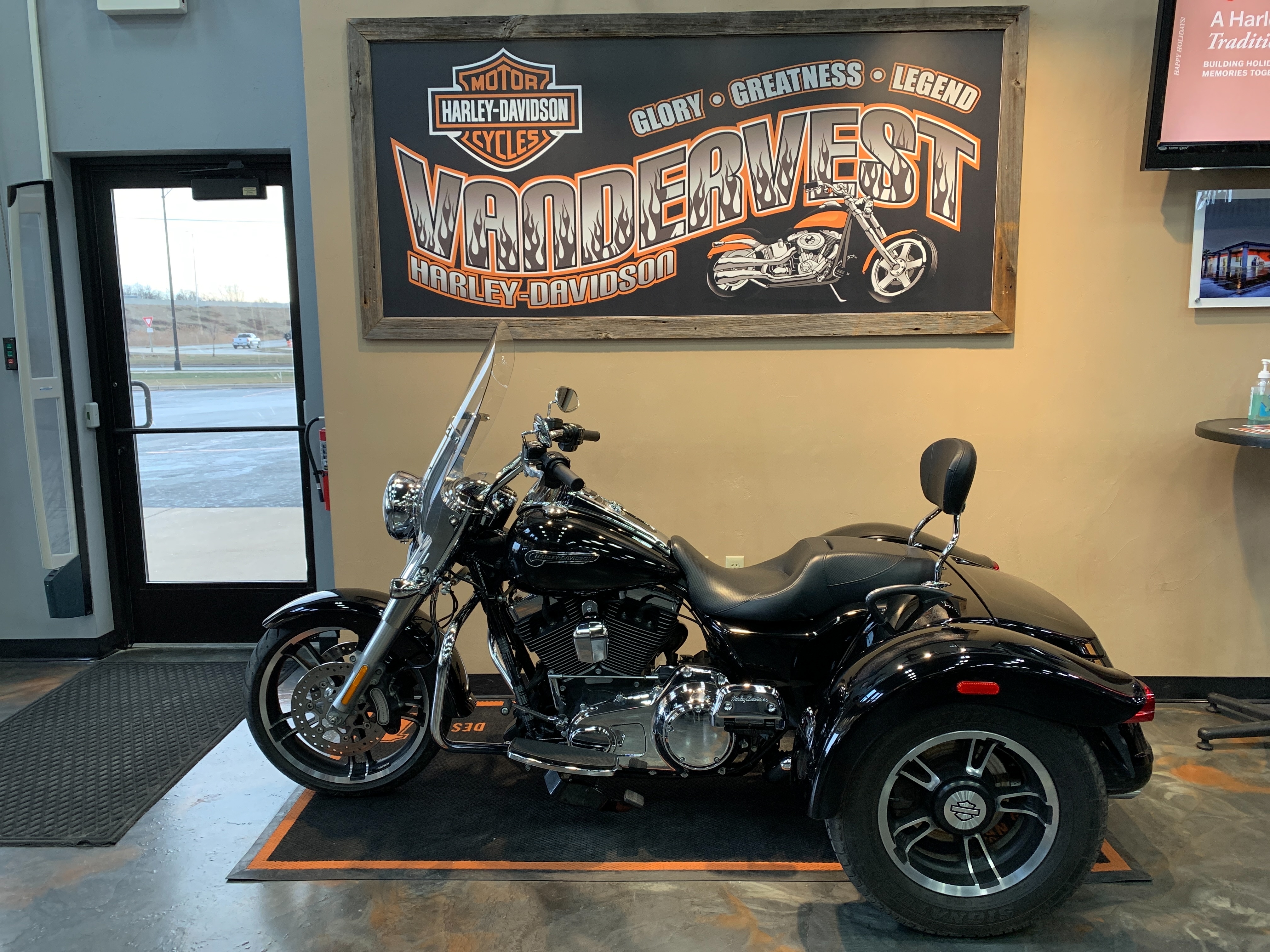 2015 Harley-Davidson Trike Freewheeler at Vandervest Harley-Davidson, Green Bay, WI 54303