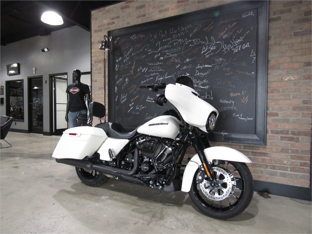 2018 Harley-Davidson Street Glide Special at Cox's Double Eagle Harley-Davidson