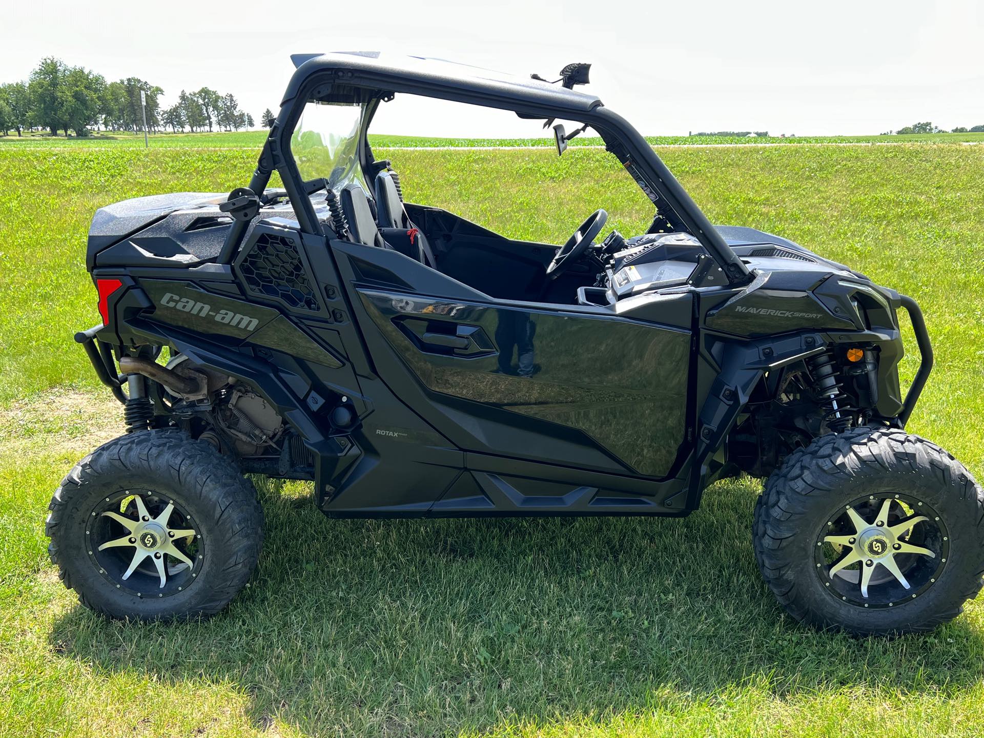 2020 Can-Am Maverick Sport DPS 1000R at Interlakes Sport Center