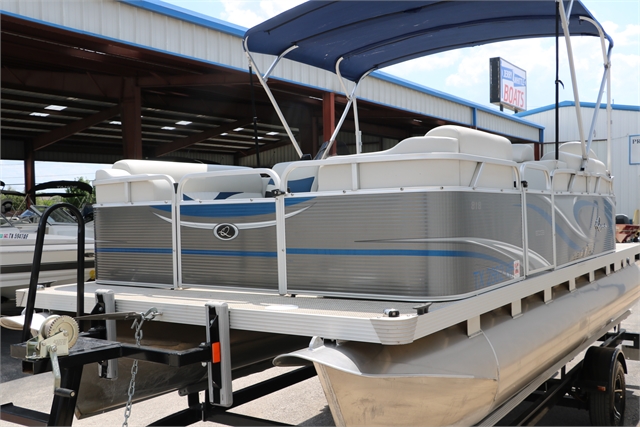 2020 Qwest 818 Edge at Jerry Whittle Boats