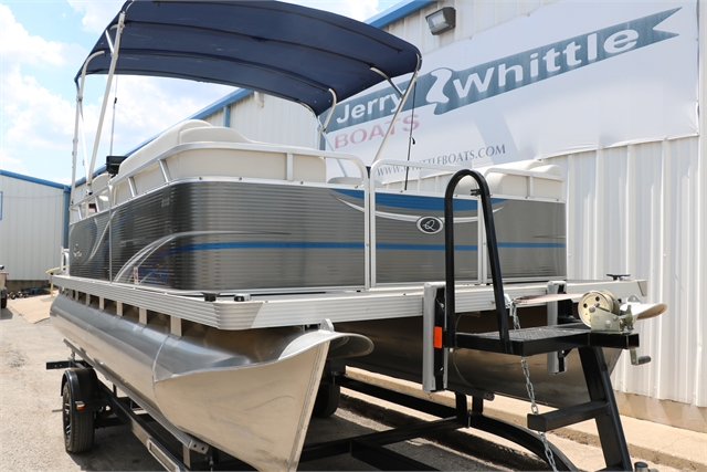 2020 Qwest 818 Edge at Jerry Whittle Boats