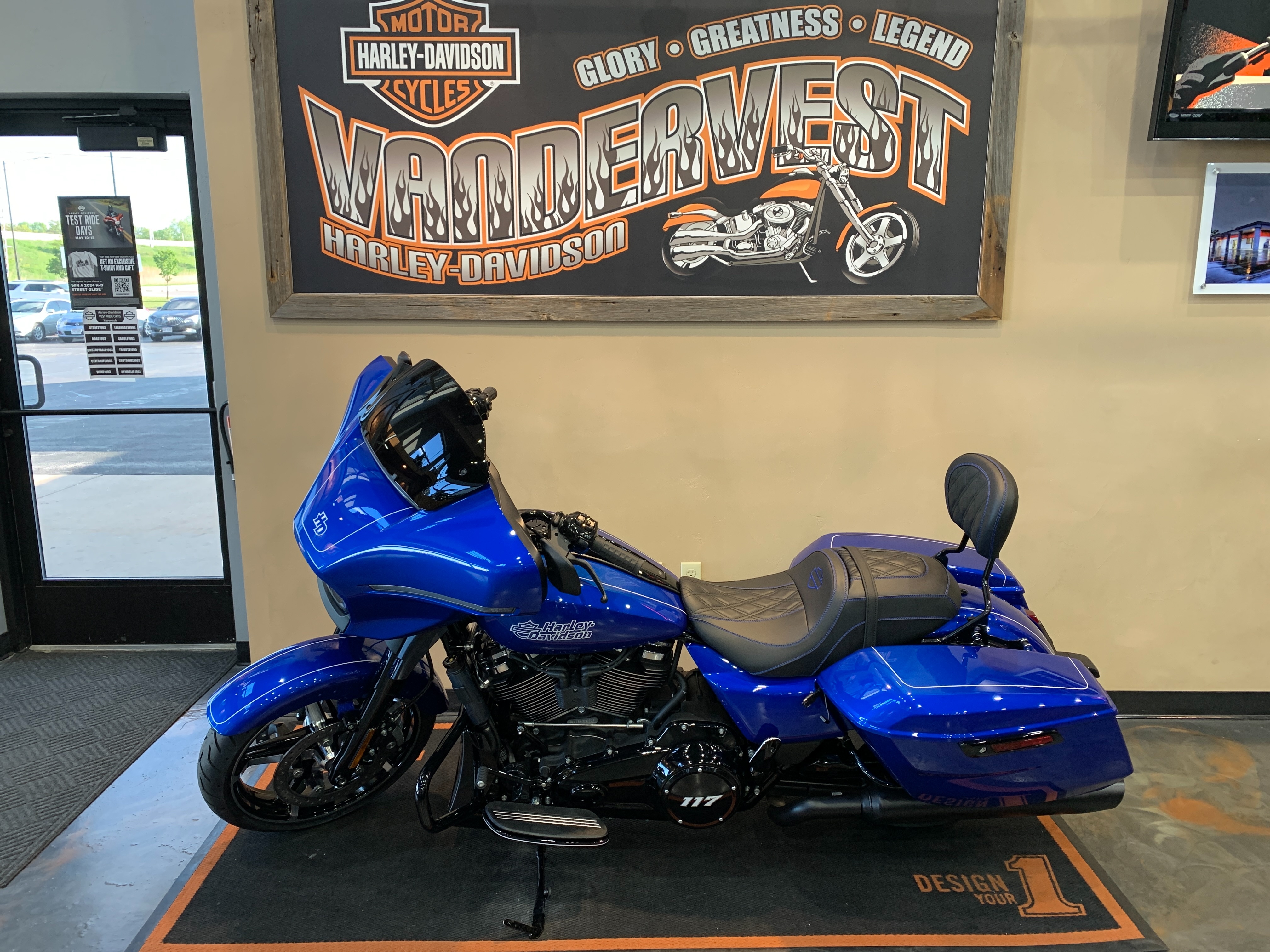 2024 Harley-Davidson Street Glide Base at Vandervest Harley-Davidson, Green Bay, WI 54303