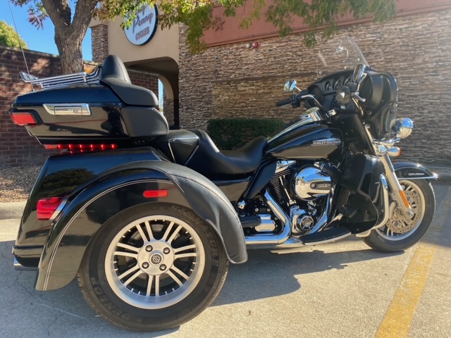 2016 Harley-Davidson Trike Tri Glide Ultra at Lucky Penny Cycles