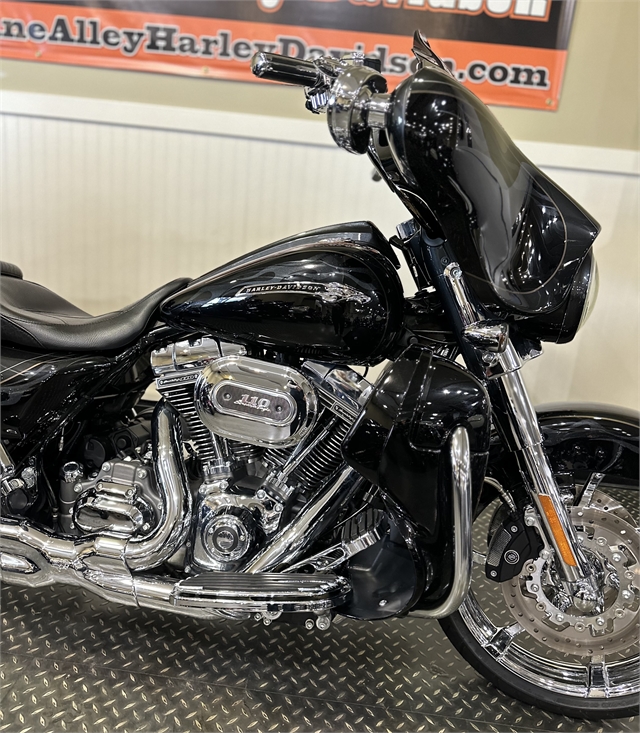 2012 Harley-Davidson Street GlideT CVOT at Gasoline Alley Harley-Davidson