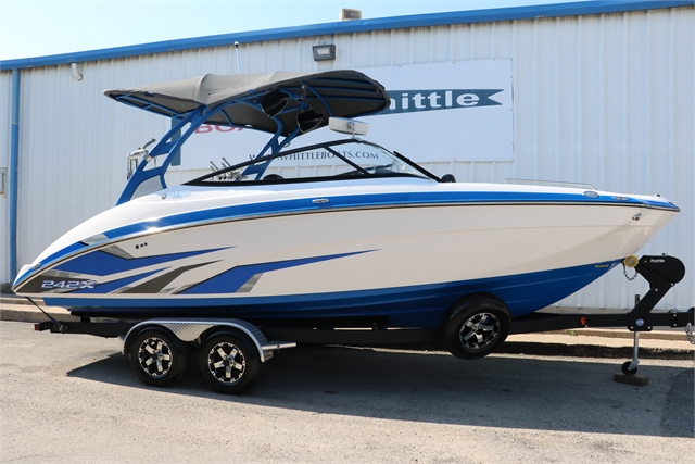 2020 Yamaha 242 X E-series at Jerry Whittle Boats