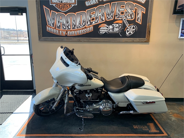 2022 Harley-Davidson Street Glide Base at Vandervest Harley-Davidson, Green Bay, WI 54303