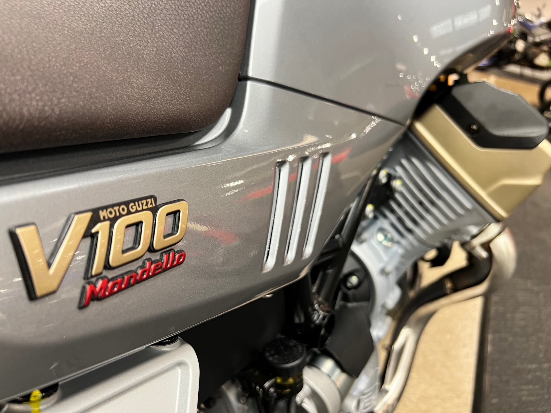 2023 Moto Guzzi V100 Mandello S at Sloans Motorcycle ATV, Murfreesboro, TN, 37129