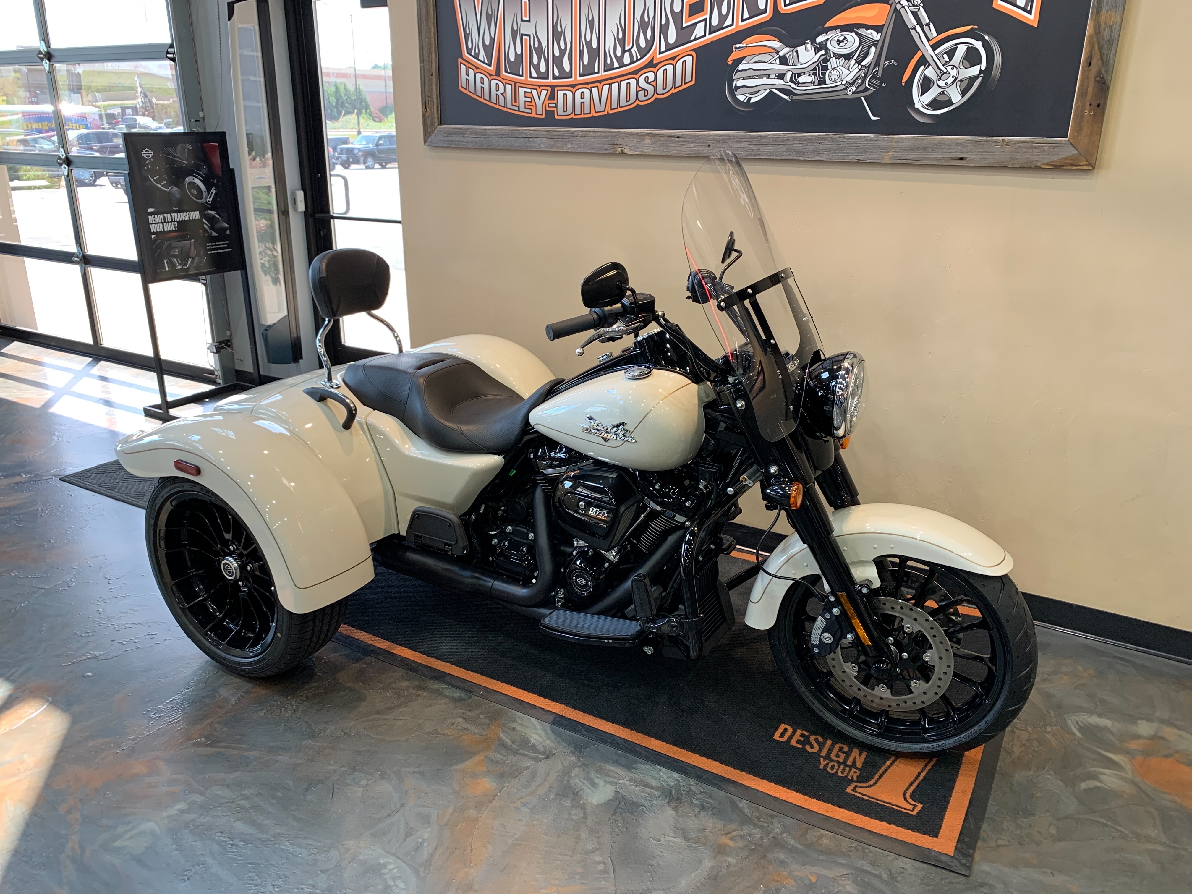 2023 Harley-Davidson Trike Freewheeler at Vandervest Harley-Davidson, Green Bay, WI 54303