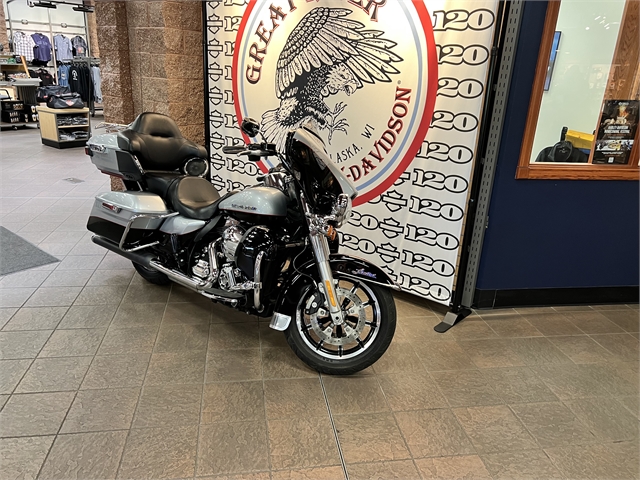 2015 Harley-Davidson Electra Glide Ultra Limited Low at Great River Harley-Davidson