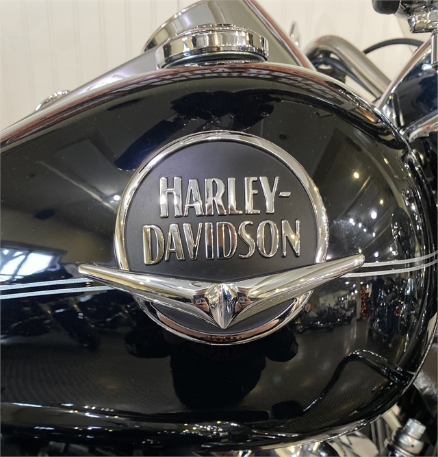 2009 Harley-Davidson Road King Classic at Gasoline Alley Harley-Davidson (Red Deer)