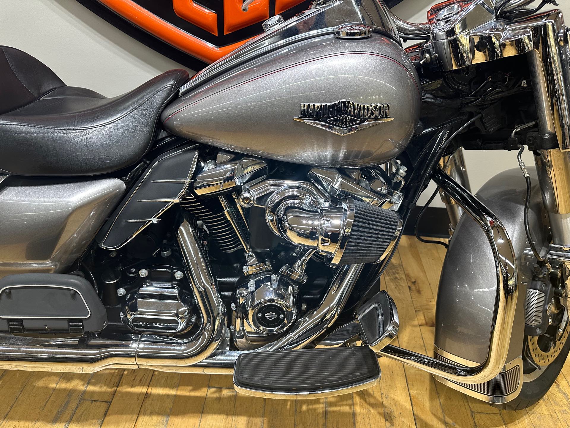 2017 Harley-Davidson Road King Base at Zips 45th Parallel Harley-Davidson