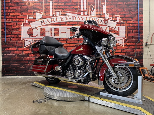2010 Harley-Davidson Electra Glide Ultra Classic at Chi-Town Harley-Davidson