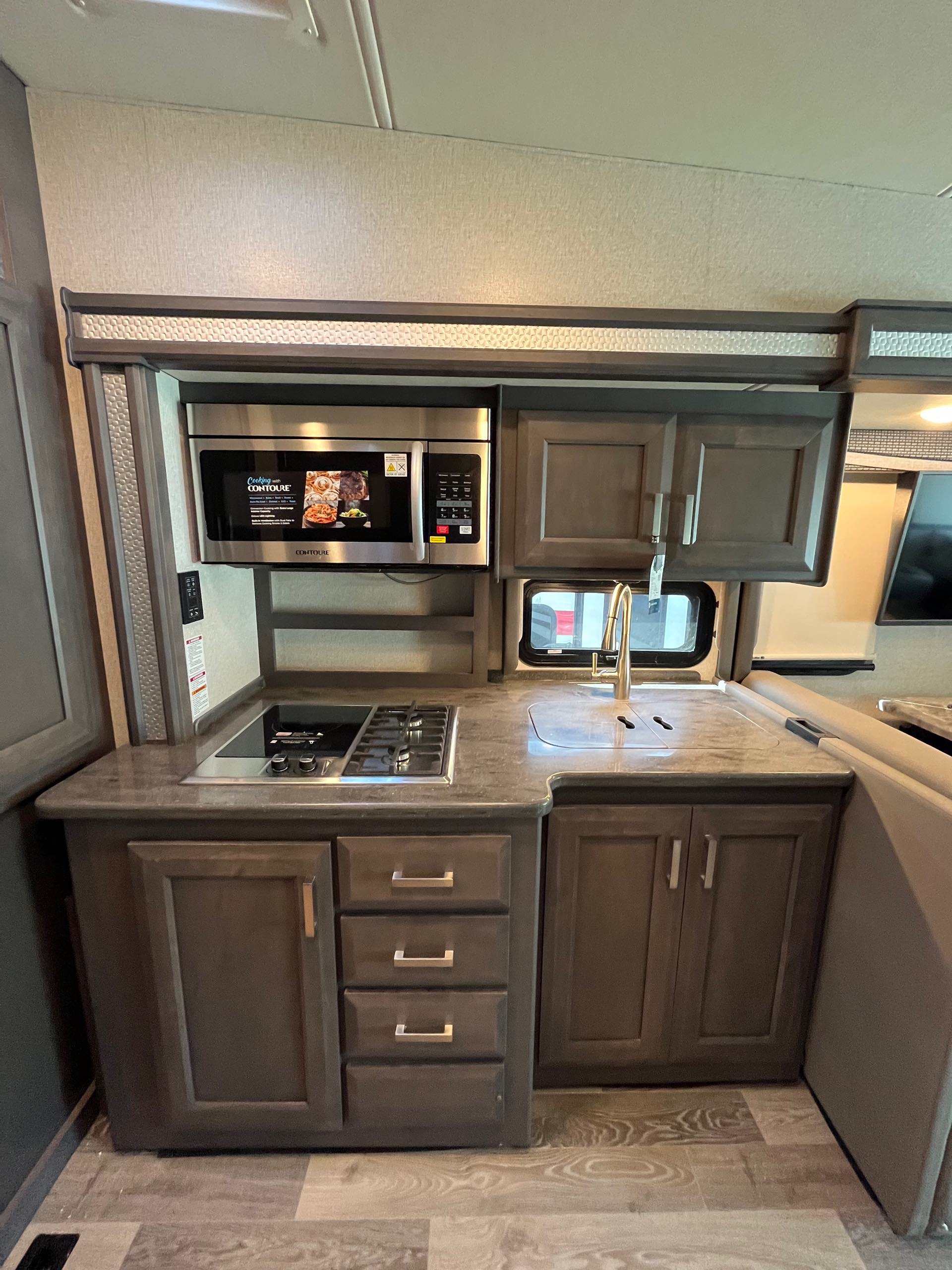 2023 THOR MOTOR COACH 38KB OUTLAW at Prosser's Premium RV Outlet