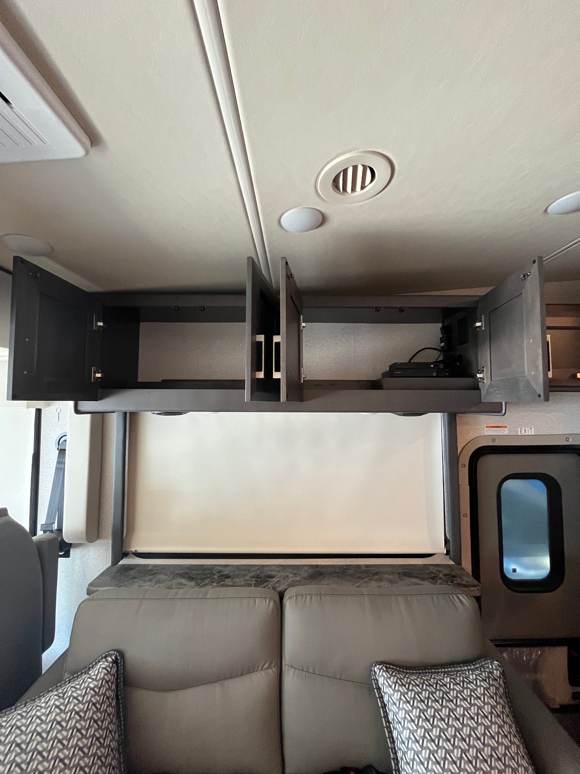 2023 THOR MOTOR COACH 38KB OUTLAW at Prosser's Premium RV Outlet