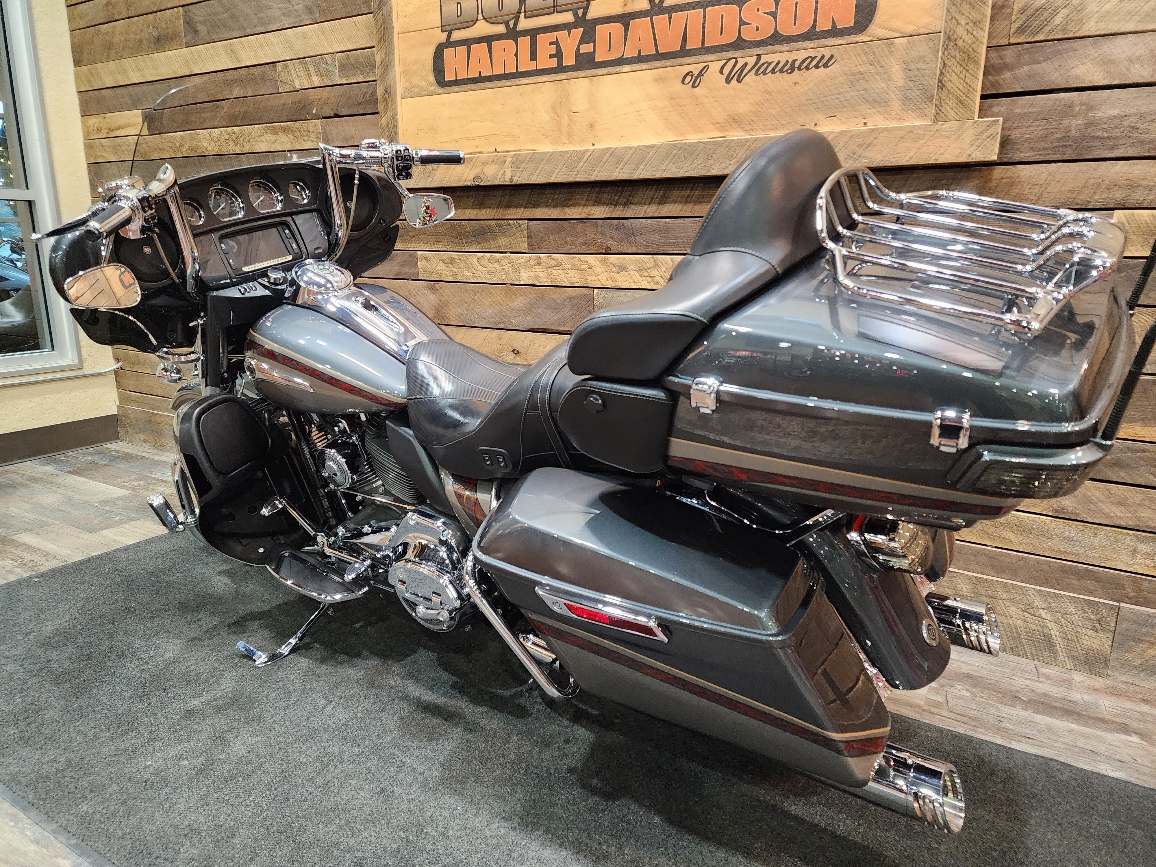 2016 Harley-Davidson Electra Glide CVO Limited at Bull Falls Harley-Davidson