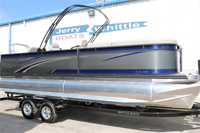 2023 Qwest 822 XRE Cruise LTZ Tri-Toon at Jerry Whittle Boats