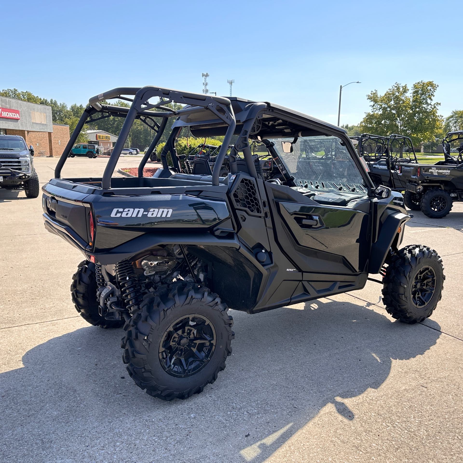 2023 Can-AmT Commander XT 700 at Southern Illinois Motorsports