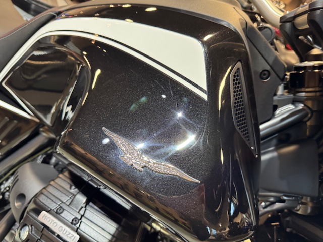 2022 Moto Guzzi V85 TT Guardia dOnore E5 at Martin Moto