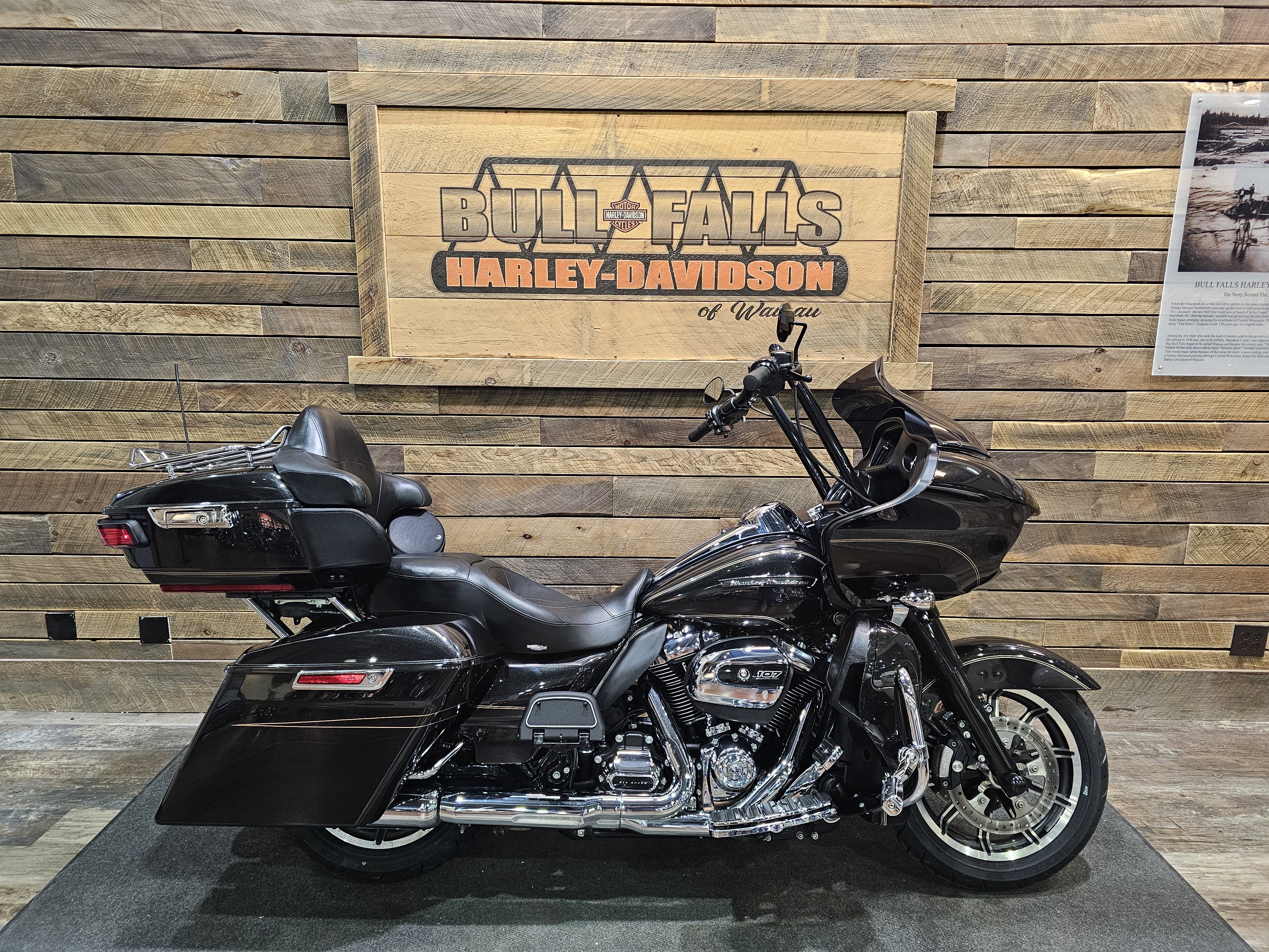2017 Harley-Davidson Road Glide Ultra at Bull Falls Harley-Davidson