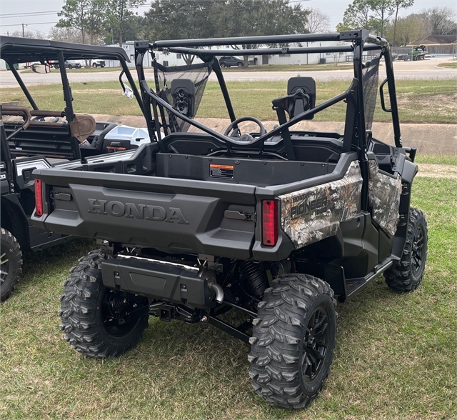 2025 Honda Pioneer 1000 Forest at Dale's Fun Center, Victoria, TX 77904