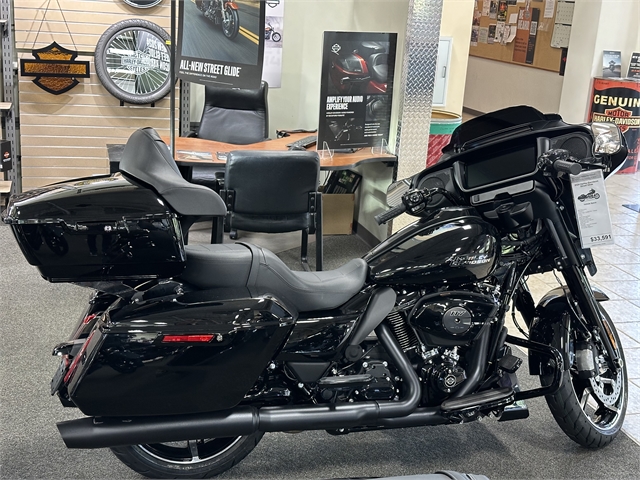 2024 Harley-Davidson Street Glide Base at Destination Harley-Davidson®, Silverdale, WA 98383