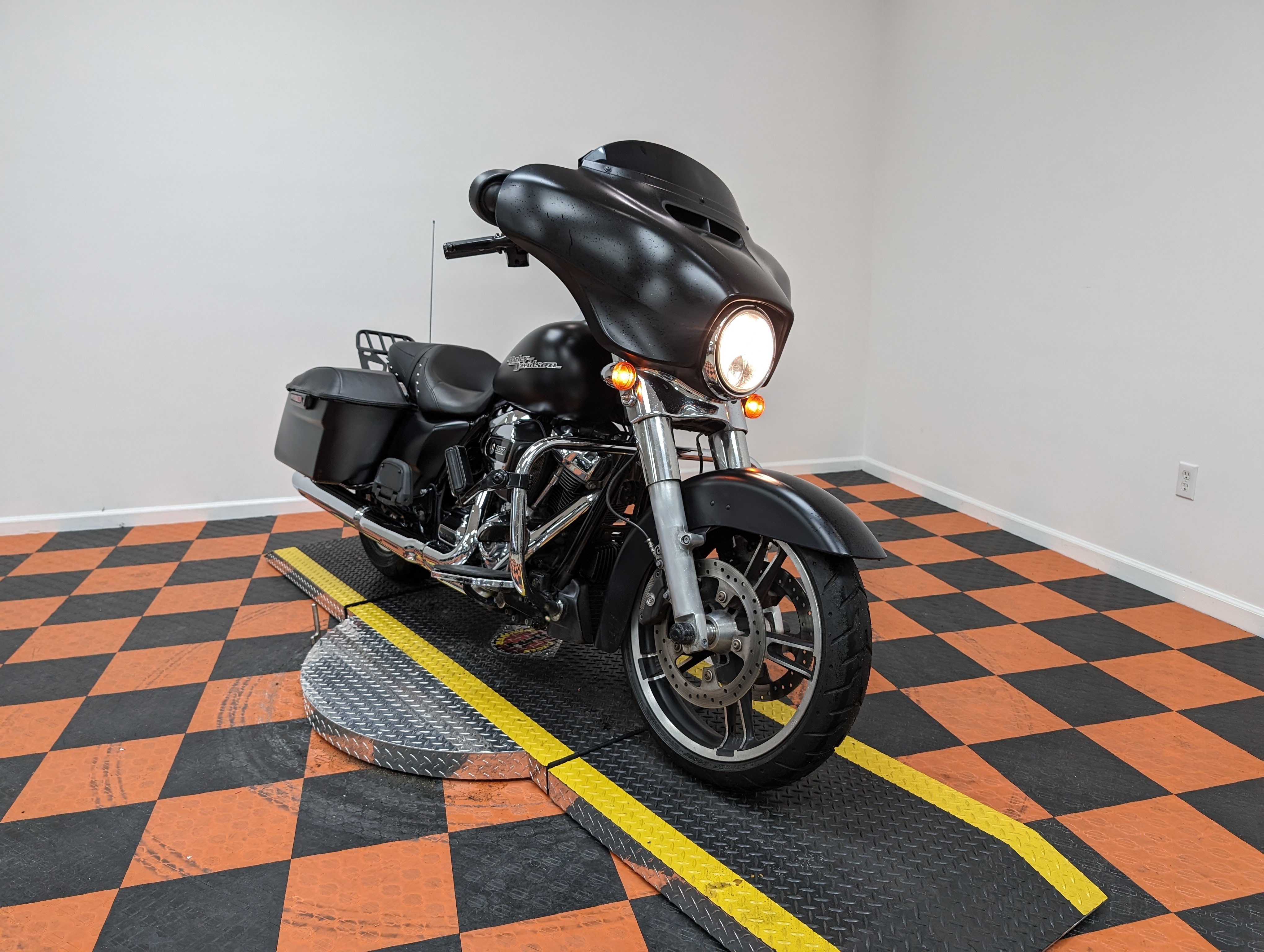 2017 Harley-Davidson Street Glide Base at Harley-Davidson of Indianapolis