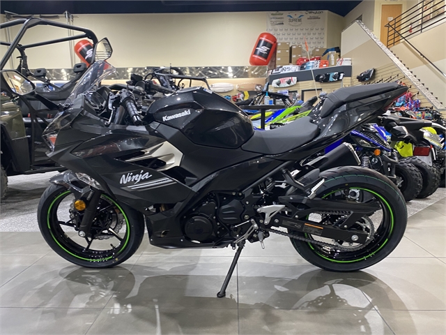 2022 Kawasaki Ninja 400 ABS at Lynnwood Motoplex, Lynnwood, WA 98037