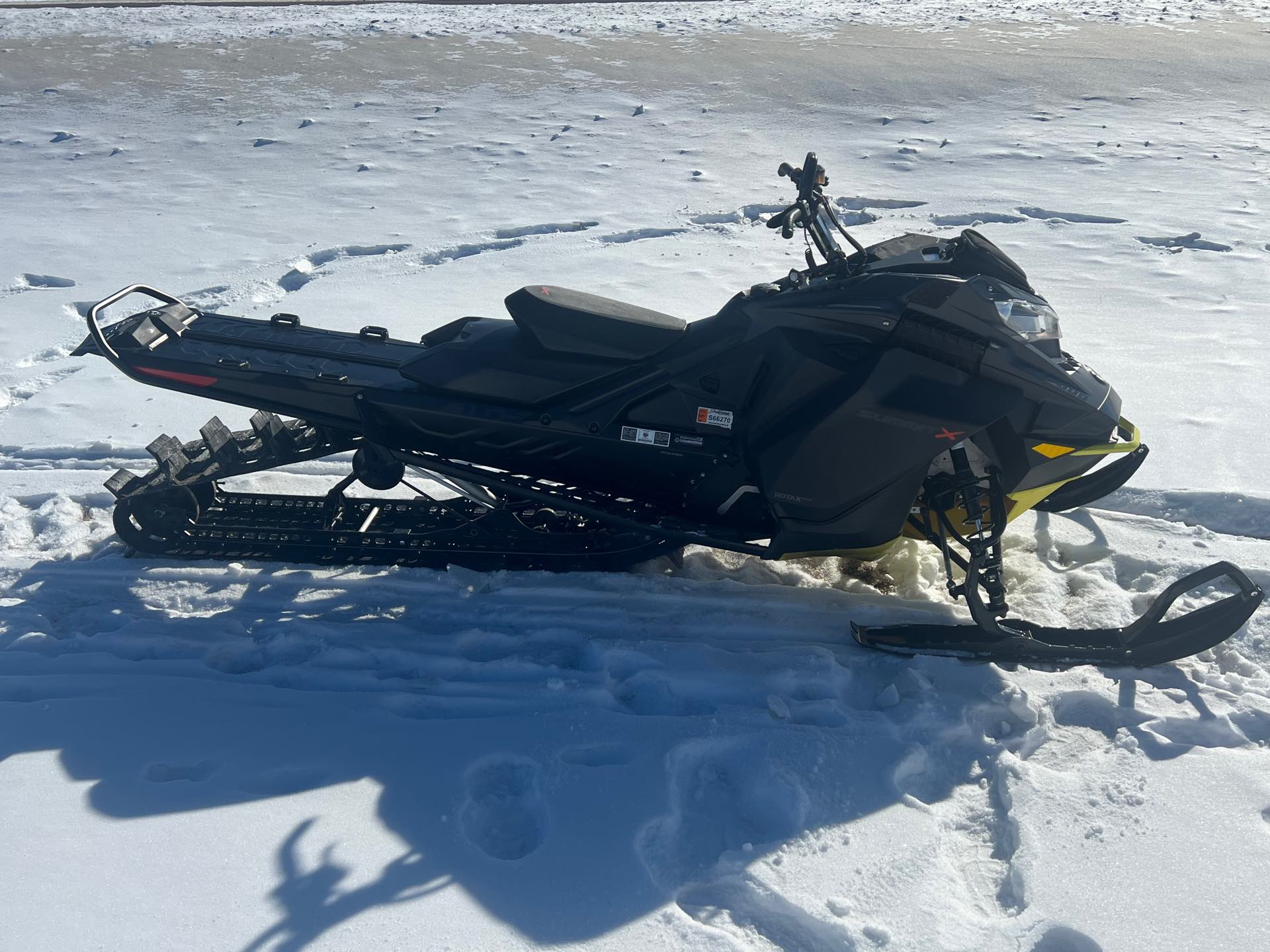 2022 Ski-Doo Summit X 850 E-TEC at Interlakes Sport Center