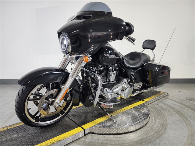 2018 Harley-Davidson FLHX at Worth Harley-Davidson