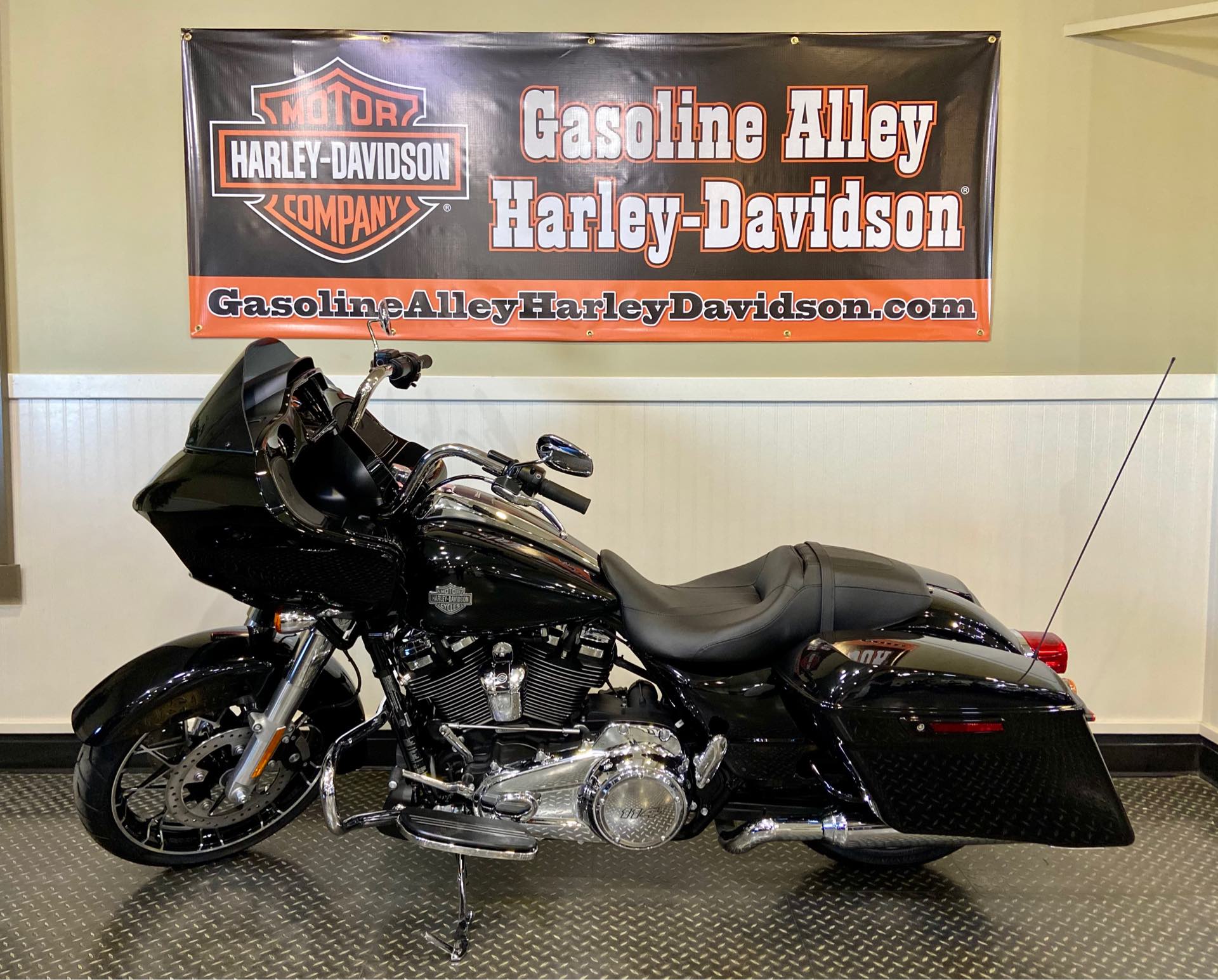 2021 Harley-Davidson Touring Road Glide Special at Gasoline Alley Harley-Davidson (Red Deer)