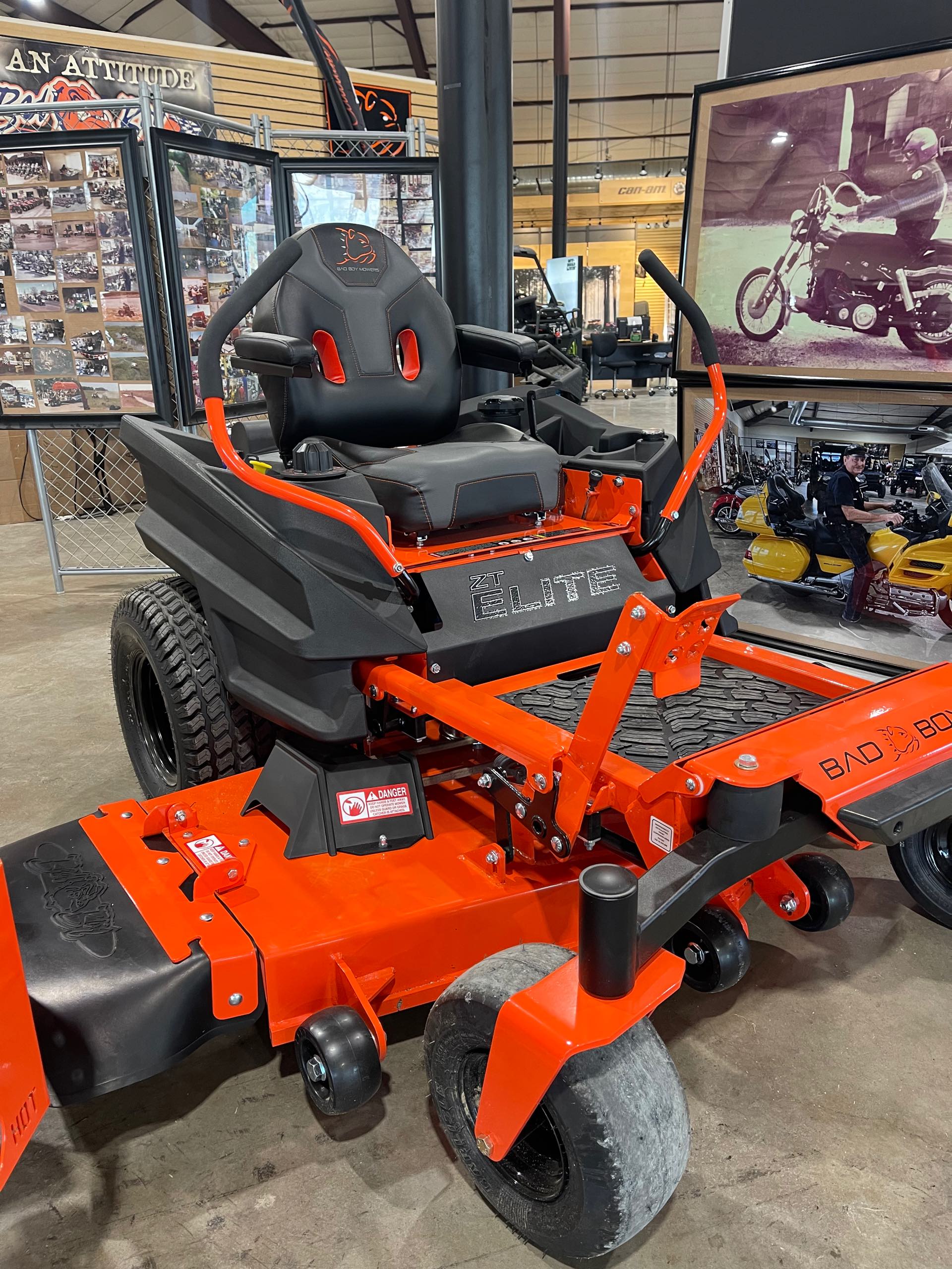 2022 Bad Boy Mowers BZS54KT745 at El Campo Cycle Center