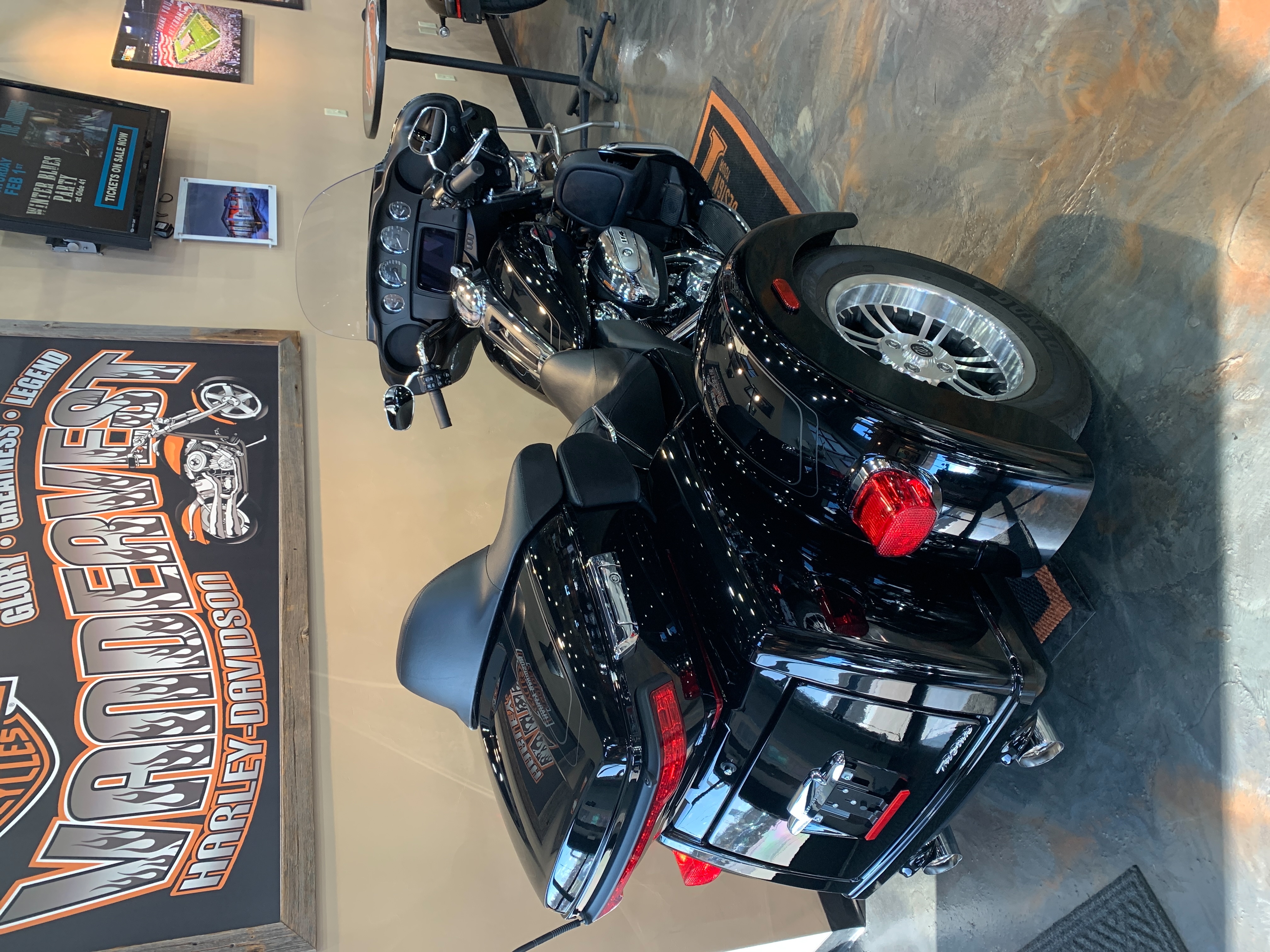 2024 Harley-Davidson Trike Tri Glide Ultra at Vandervest Harley-Davidson, Green Bay, WI 54303