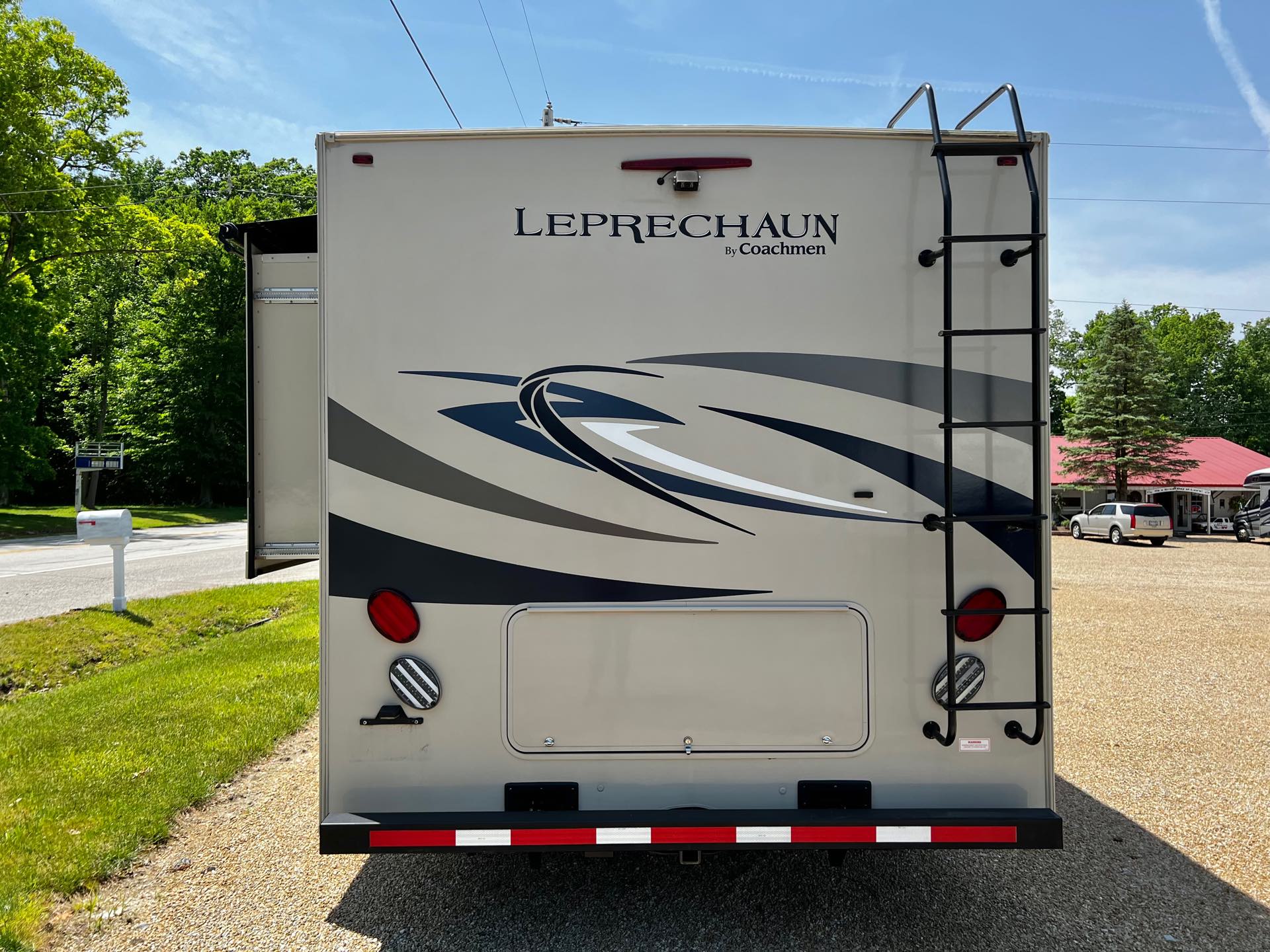 2016 Coachmen Leprechaun 319DS at Lee's Country RV
