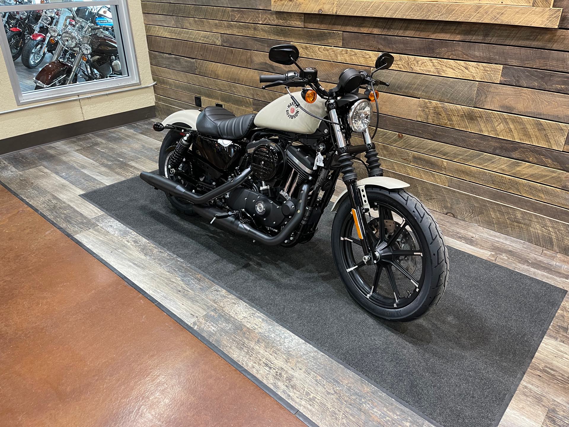 2022 Harley-Davidson Iron 883' Iron 883 at Bull Falls Harley-Davidson