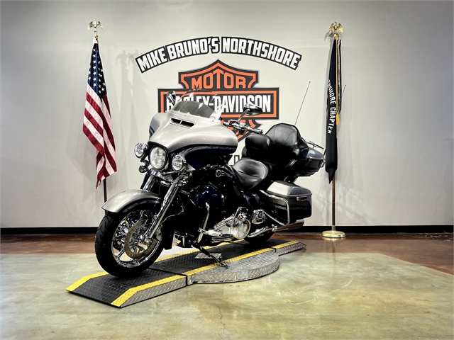 2016 Harley-Davidson Electra Glide CVO Limited at Mike Bruno's Northshore Harley-Davidson