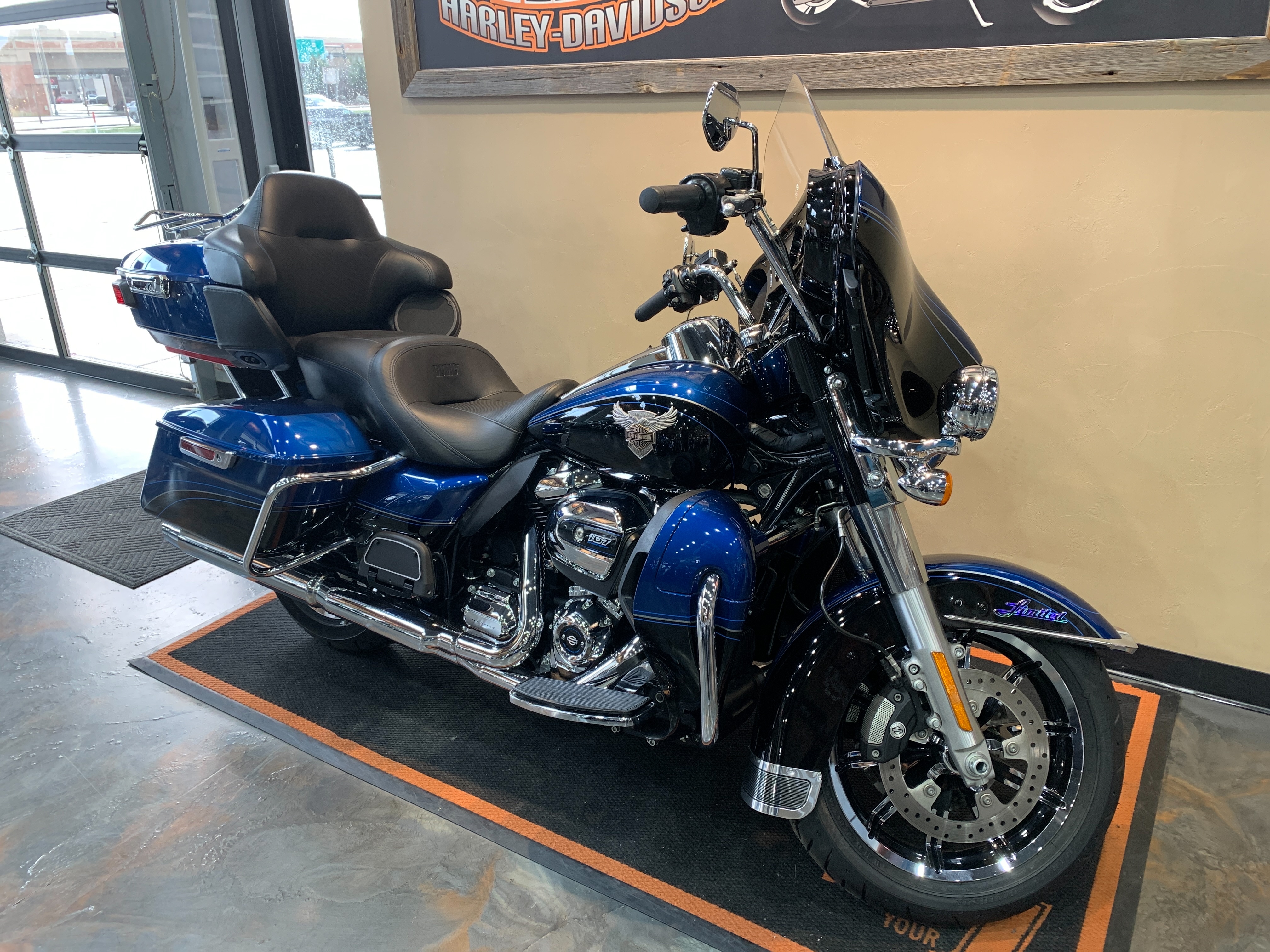 2018 Harley-Davidson Electra Glide Ultra Limited at Vandervest Harley-Davidson, Green Bay, WI 54303