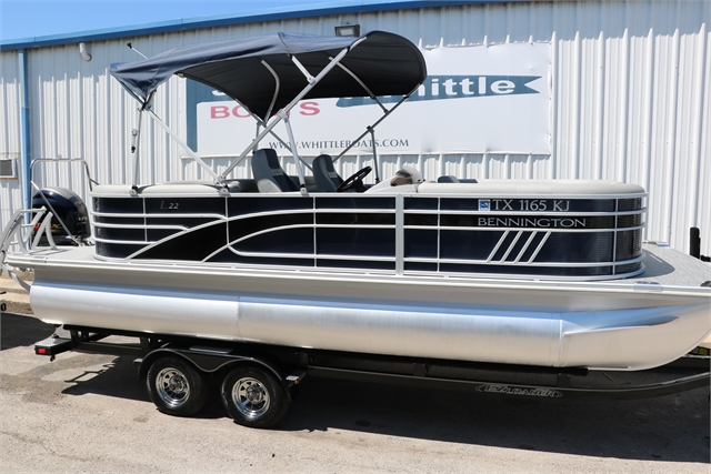 2021 Bennington L22 Tri-toon at Jerry Whittle Boats